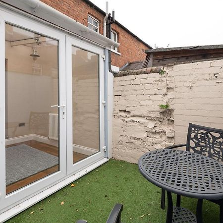 Vila Besford Square, Shrewsbury Town Exteriér fotografie